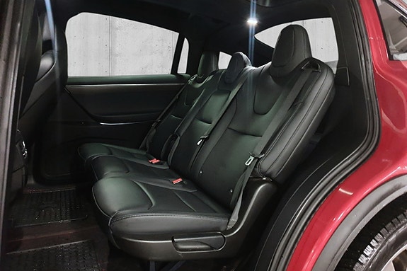Tesla Model X 16 of 30