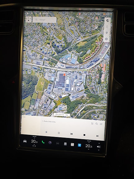 Tesla Model X 29 of 30