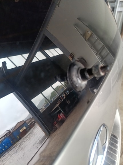 Mercedes-Benz ML320 6 of 23