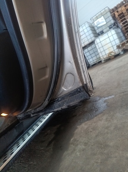 Mercedes-Benz ML320 13 of 23