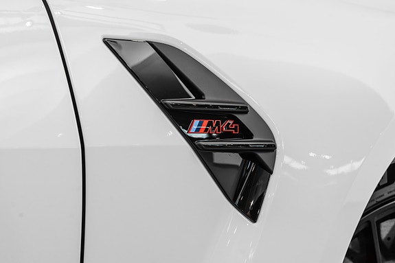 BMW M4 28 of 30