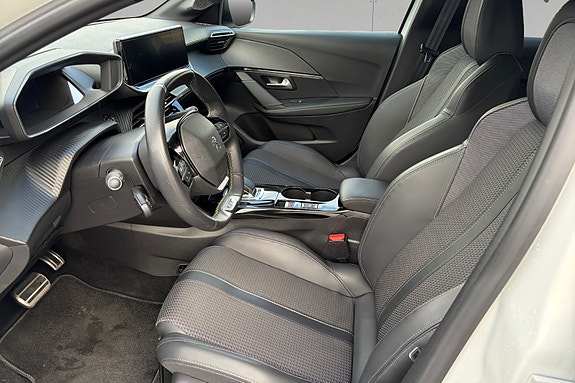 Peugeot e-208 14 of 18