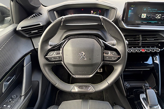 Peugeot e-208 12 of 18