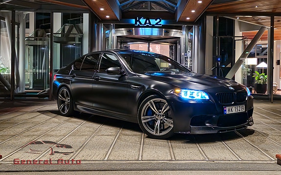 BMW M5 2 of 30