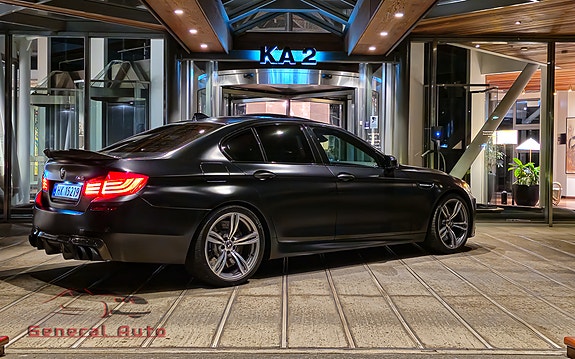 BMW M5 7 of 30