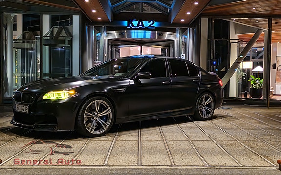 BMW M5 8 of 30