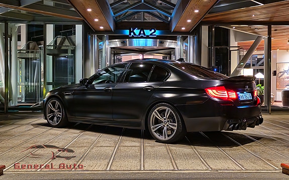 BMW M5 4 of 30