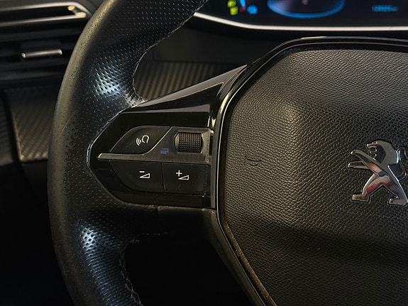 Peugeot e-208 30 of 30