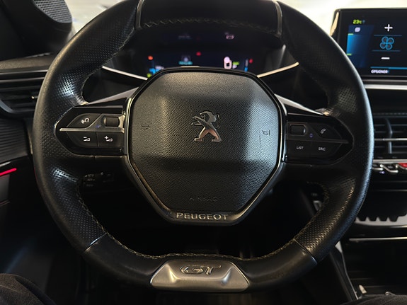 Peugeot e-208 29 of 30