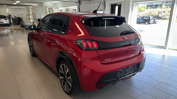 Peugeot e-208 6 of 30