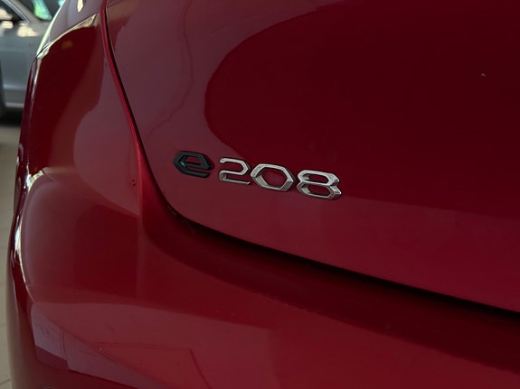 Peugeot e-208 10 of 30