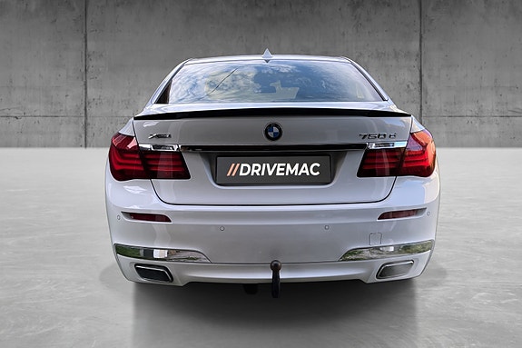 BMW 750d 12 of 30
