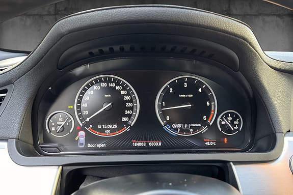 BMW 750d 25 of 30