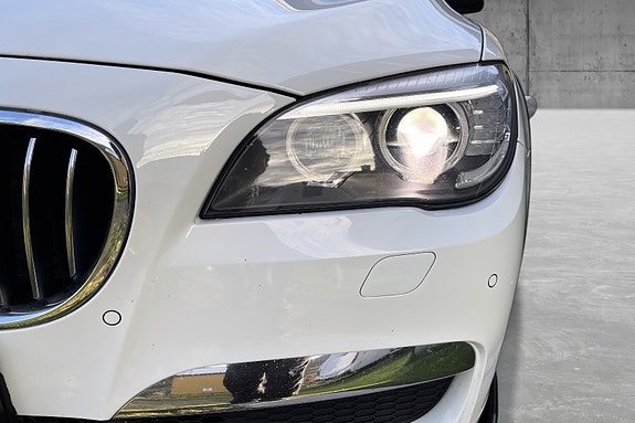 BMW 750d 4 of 30