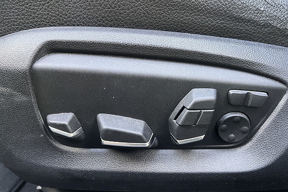 BMW 750d 19 of 30