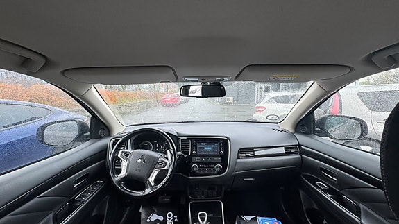 Mitsubishi Outlander 16 of 30