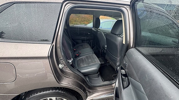 Mitsubishi Outlander 24 of 30