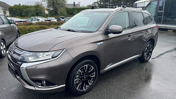 Mitsubishi Outlander 2 of 30