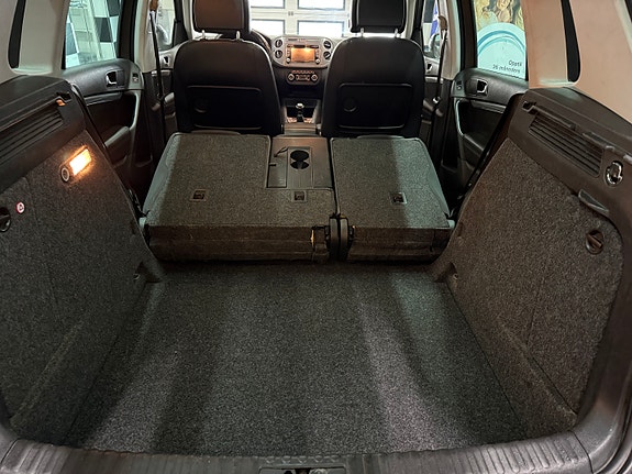 Volkswagen Tiguan 16 of 30