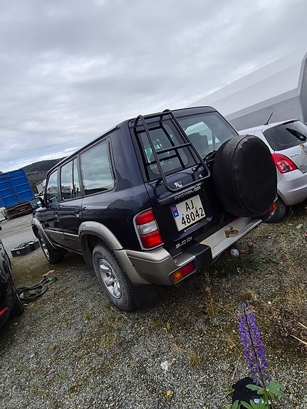 Nissan Patrol 2 of 24