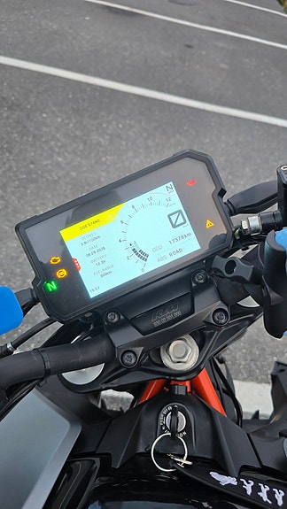 KTM 390 Duke 6 of 10