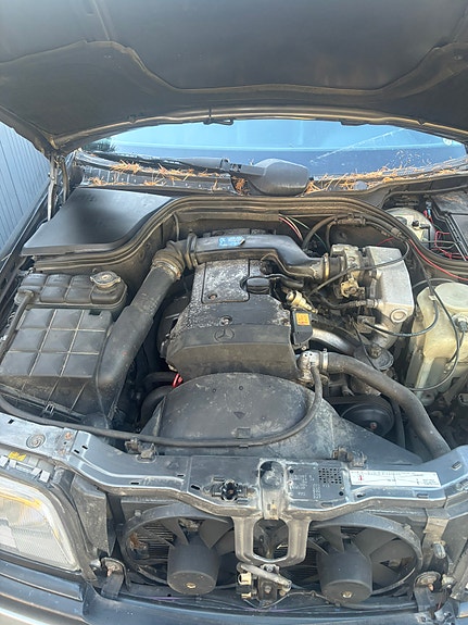 Mercedes-Benz C180 9 of 9