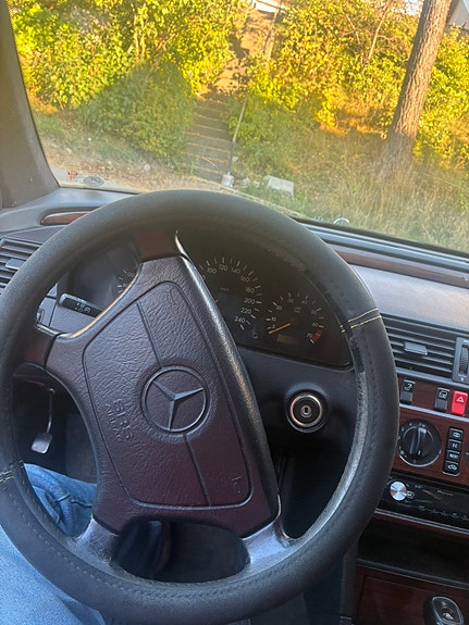 Mercedes-Benz C180 6 of 9