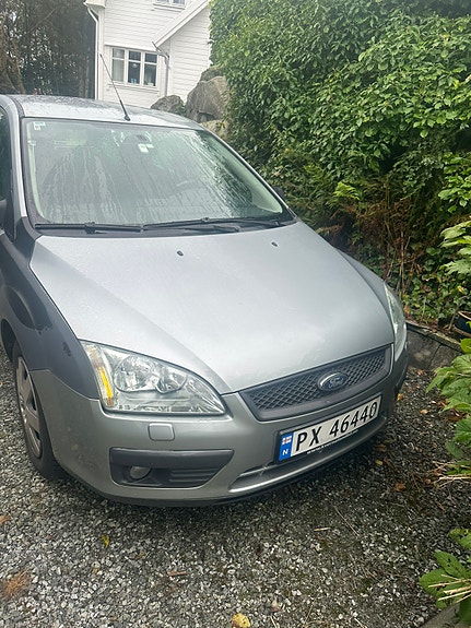 Ford Focus 2 of 5