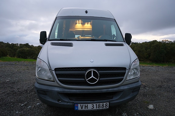 Mercedes-Benz 516 CDI campervan 22 of 30