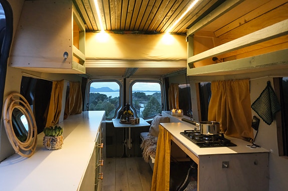 Mercedes-Benz 516 CDI campervan 2 of 30