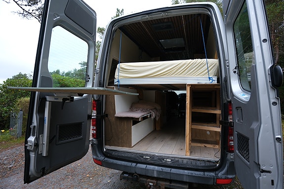 Mercedes-Benz 516 CDI campervan 18 of 30