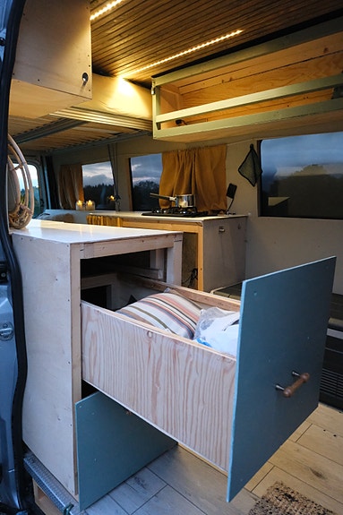 Mercedes-Benz 516 CDI campervan 11 of 30