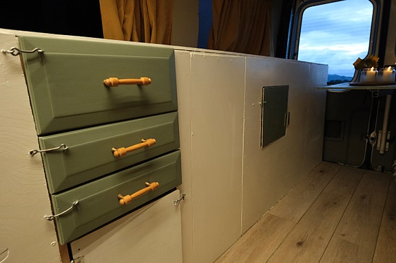 Mercedes-Benz 516 CDI campervan 12 of 30