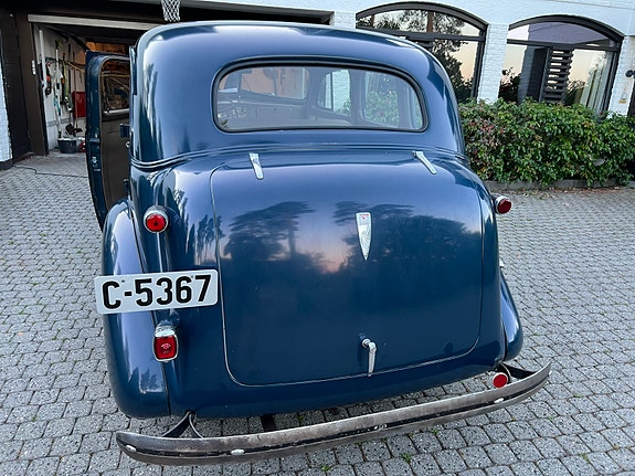 Chevrolet Master Deluxe 2 of 15