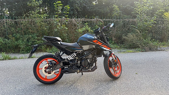 KTM 125 Duke 6 of 12