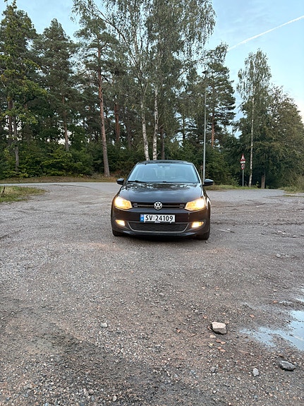 Volkswagen Polo 2 of 12