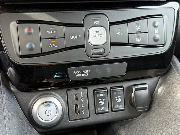 Nissan Leaf 27 of 30