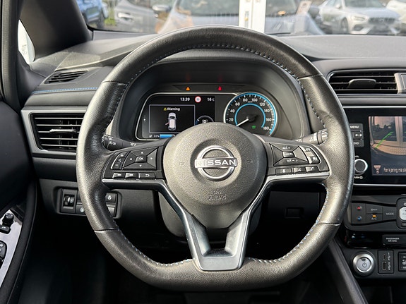 Nissan Leaf 14 of 30