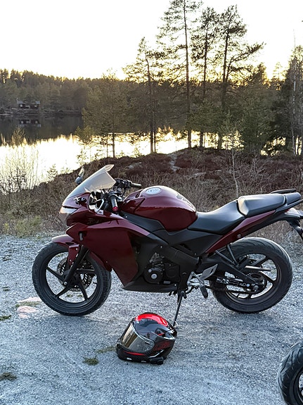 Honda CBR 125 R 5 of 12
