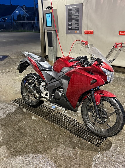 Honda CBR 125 R 12 of 12