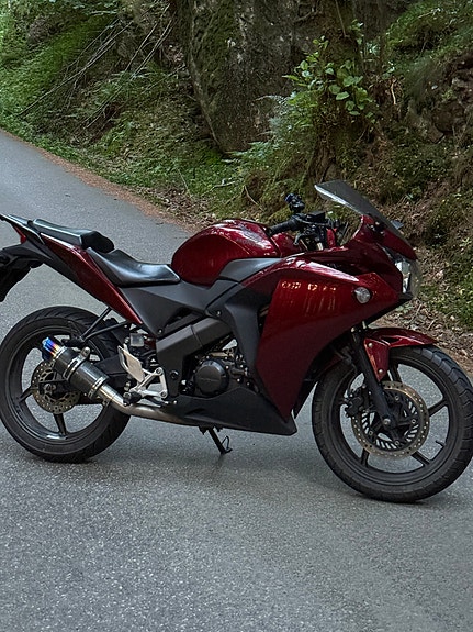 Honda CBR 125 R 3 of 12