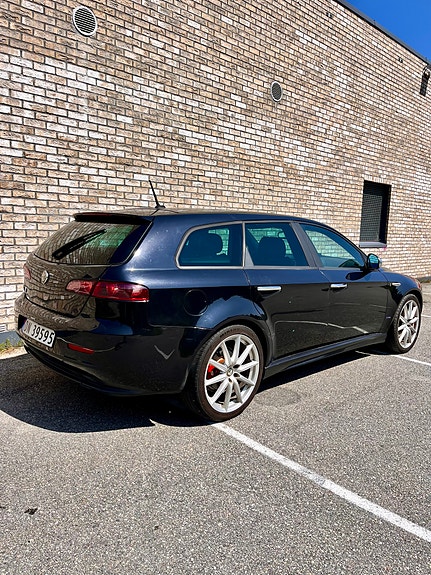 Alfa Romeo 159 9 of 30