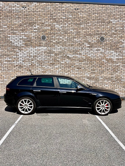 Alfa Romeo 159 11 of 30