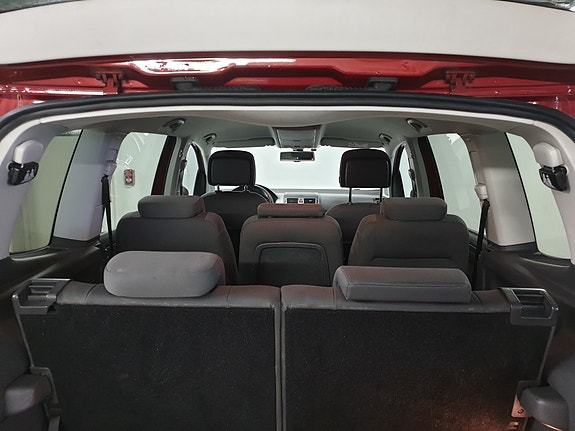 Volkswagen Touran 30 of 30