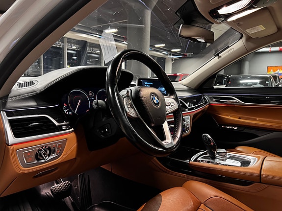 BMW 750d 19 of 30