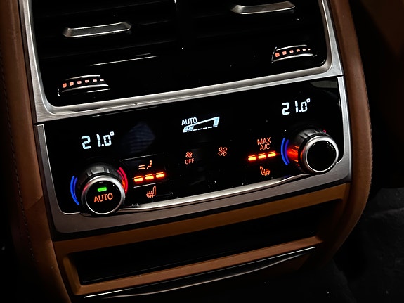 BMW 750d 24 of 30