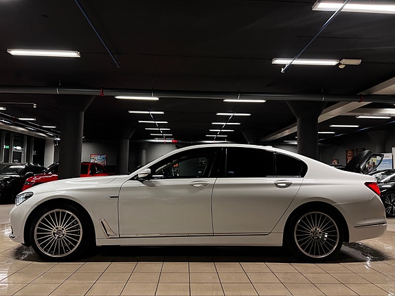 BMW 750d 2 of 30