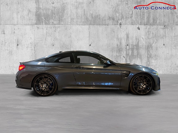 BMW M4 4 of 30