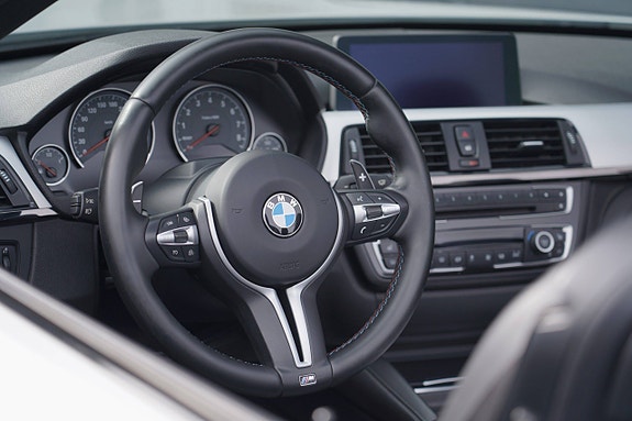 BMW M4 9 of 21