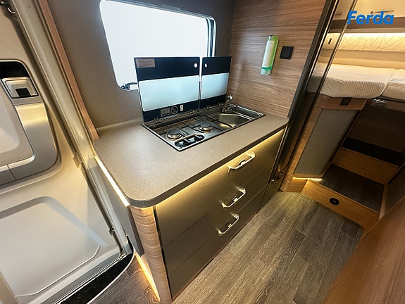 Weinsberg Carasuite 650 MEG * HØSTPRIS * 7 of 24